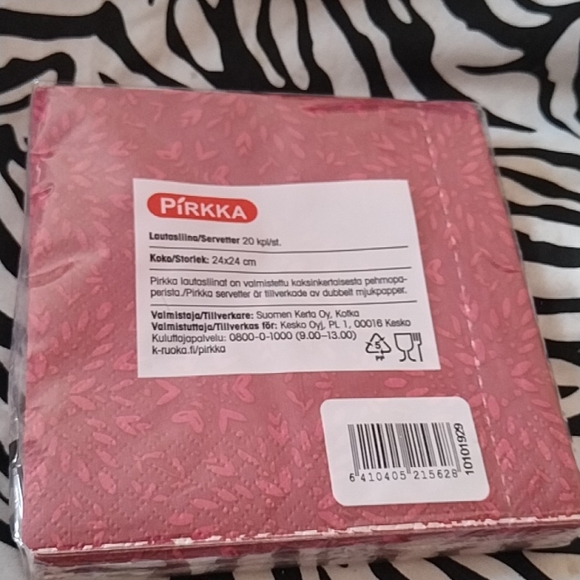 Pirkka Cocktail Red Paper Napkins - Picture 3 of 3